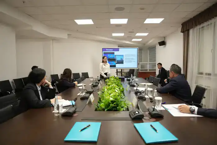 Школьница заключила меморандум с Министерством водных ресурсов и ирригации: министр Нуржан Нуржигитов встретился с автором научной разработки для сбора воды из воздуха (8)