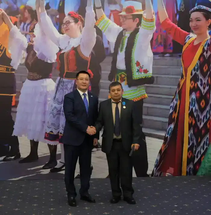 В рамках празднования 30-летия Ассамблеи народа Казахстана, в Доме дружбы состоялся этнофорум «Казахстан-страна единства» с участием акима области Асаина Байханова (7)