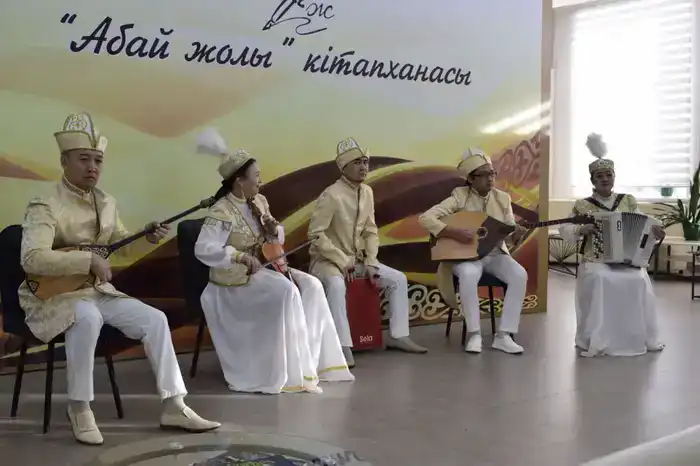 В рамках проекта «Библиотека Абай жолы» вышло 25 книг 19 авторов (5)