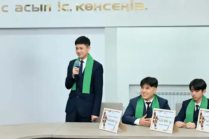 Аким области встретился с одаренными школьниками региона (5)