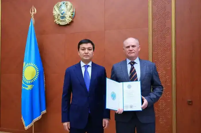 В Карагандинской области поздравили энергетиков с профессиональным праздником (2)