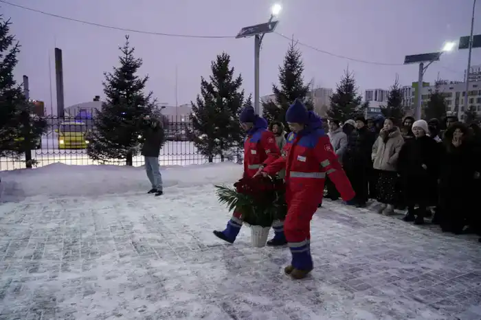 В Астане установлена мемориальная доска, посвященная фельдшеру Улдане Мырзуан, погибшей при исполнении служебных обязанностей (2)
