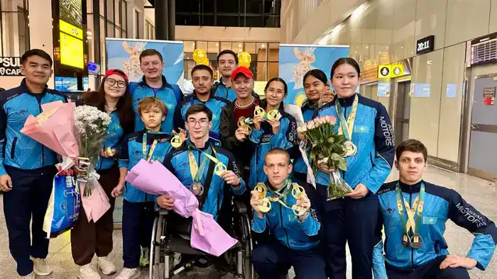 Золотой дождь из Казахстана: герои V Азиатских пара игр вернулись домой под аплодисменты болельщиков