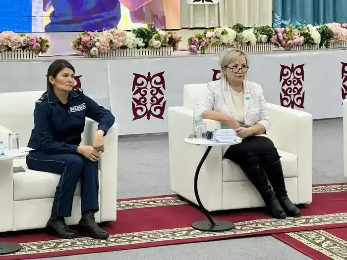 Родительские собрания в Астане: международный опыт борьбы с буллингом и кибербуллингом