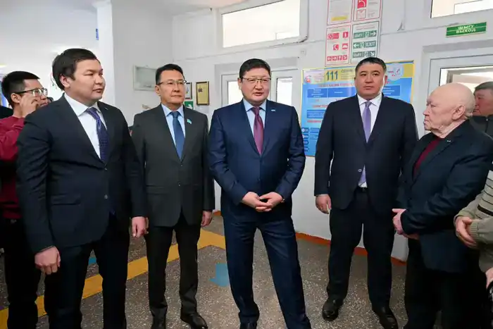 Аким области пообещал помочь жителям Тарбагатая с актуальными проблемами