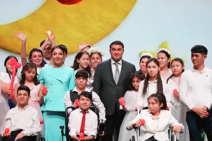 В ТУРКЕСТАНЕ СОСТОЯЛАСЬ ПРЕМЬЕРА МЮЗИКЛА «СВЕТ» НОВОГО ИНКЛЮЗИВНОГО ТЕАТРА «ДАРА ҰРПАҚ» (7)