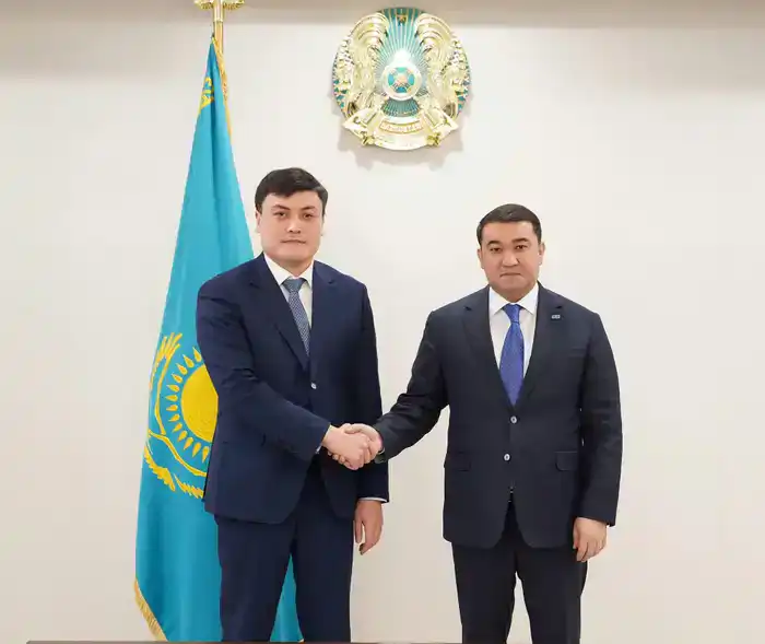 АКИМ ТУРКЕСТАНСКОЙ ОБЛАСТИ ВСТРЕТИЛСЯ С ПРЕДСЕДАТЕЛЕМ «ПГУ ТУРКЕСТАН» (2)