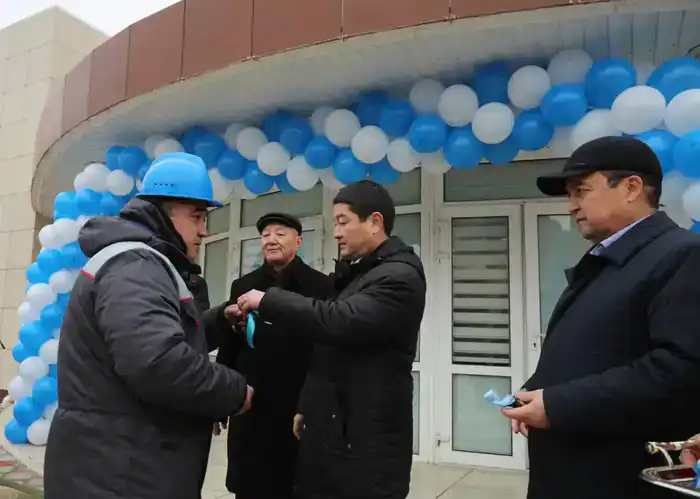 В Актау предприятию MAЭK вручили 20 автобусов (7)