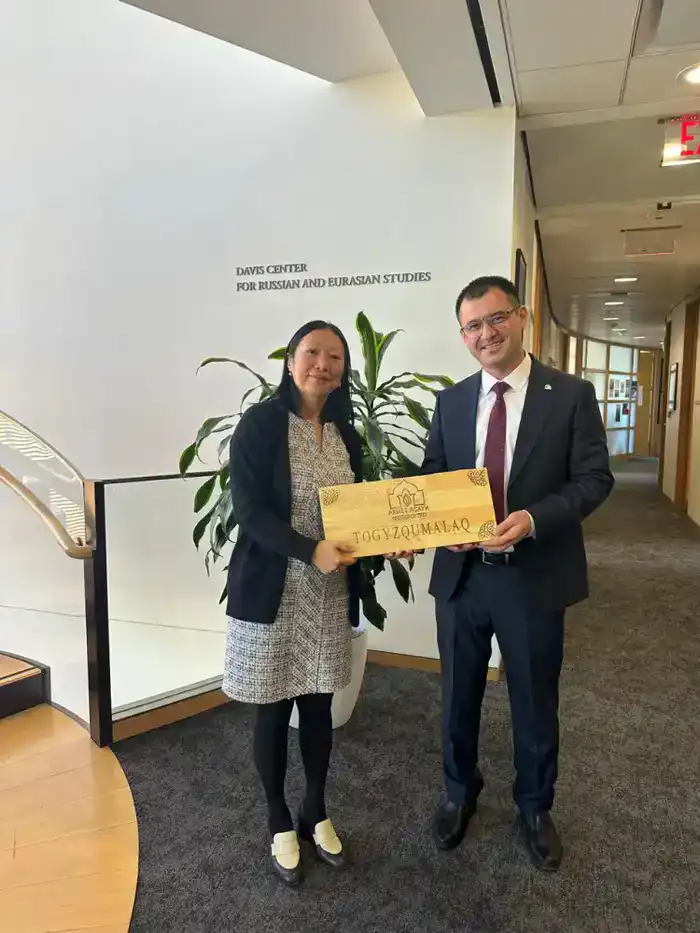 КАЗАХСТАНСКИЕ УЧЕНЫЕ ИЗУЧИЛИ МЕТОДЫ РАБОТЫ С РУКОПИСЯМИ В ГАРВАРДСКОМ УНИВЕРСИТЕТЕ (2)