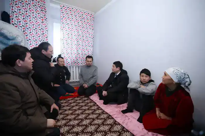 Килыбай встретился с инвалидами в Жанаозене