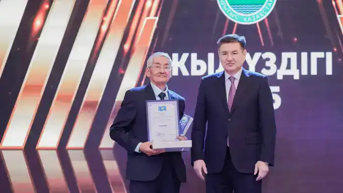 В Восточном Казахстане наградили профессионалов года (3)