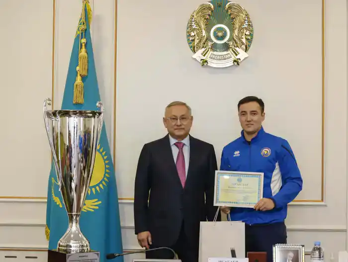 Бейбит Исабаев встретился с обладателями Кубка страны – мужской волейбольной команды «Жетісу» (10)