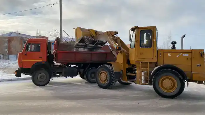 Как 1200 машин спасают Астану от снега?