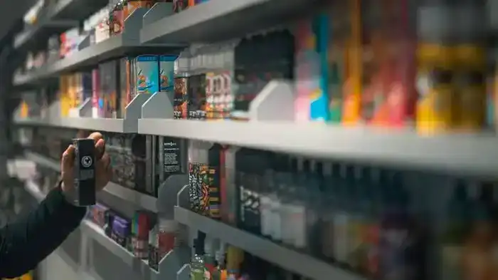 В столичном районе Байконыр прошел рейд по выявлению незаконной продажи вейпов без нарушений