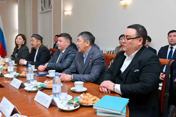 Взаимодействие между Казахстаном и Россией: встреча с казахской диаспорой в Омске