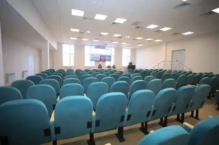 Глава Мангистауской области передал 32 новых автомобиля скорой помощи для улучшения экстренной медицинской помощи