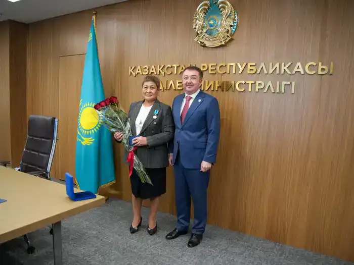 Свет юридической справедливости: министр Ерлан Сарсембаев чествует адвокатов в День адвокатуры