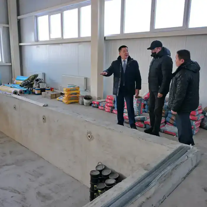 Аким Асаин Байханов посетил Успенский район проверка социальных проектов плавательный бассейн школа капитальный ремонт