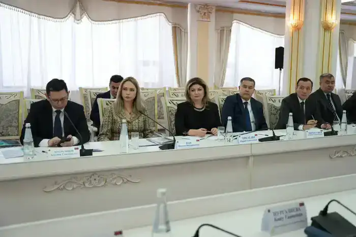 Министр юстиции Ерлан Сарсембаев принял участие в круглом столе «Антикоррупционная устойчивость и конституционные права человека: формула “Закон и Порядок”» (7)