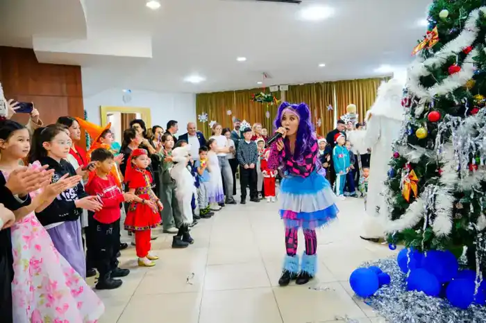 Новогоднюю елку для особенных детей провела столичная АНК (5)