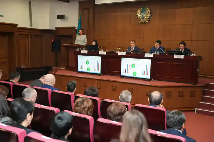 Под председательством Министра юстиции Республики Казахстан Ерлана Сарсембаева состоялось расширенное заседание коллегии Министерства юстиции (2)