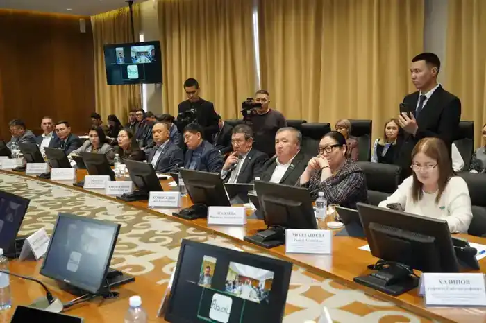 Маслихат области Абай рассматривает международные аспекты социального и экономического развития