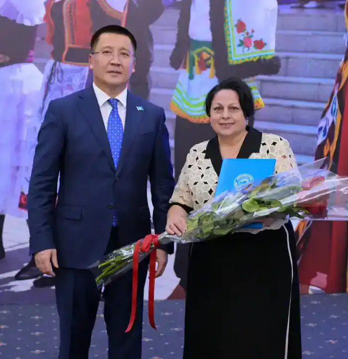 В рамках празднования 30-летия Ассамблеи народа Казахстана, в Доме дружбы состоялся этнофорум «Казахстан-страна единства» с участием акима области Асаина Байханова (9)