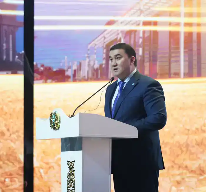 В ТУРКЕСТАНСКОЙ ОБЛАСТИ НАГРАЖДЕНЫ ЛУЧШИЕ РАБОТНИКИ ГОДА (2)