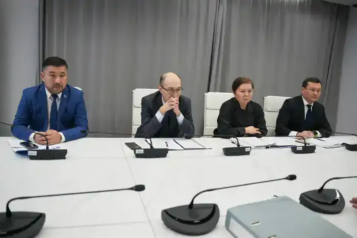 Министр юстиции РК Ерлан Сарсембаев провёл приём граждан (2)