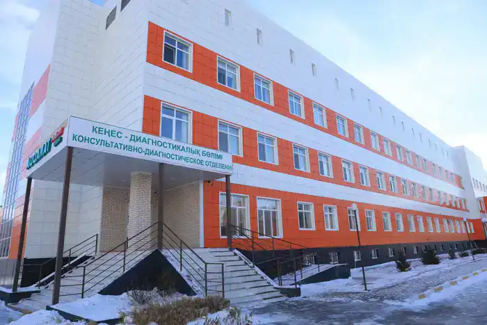 Асхат Шахаров поздравил детей с Новым годом в социальном центре и детской больнице (2)