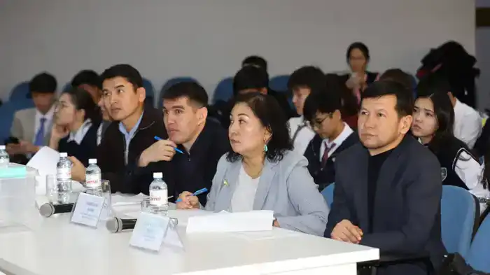 ГОД РАБОЧИХ ПРОФЕССИЙ: В УНИВЕРСИТЕТЕ АХМЕТА ЯСАВИ ПРОШЛА ИННОВАЦИОННАЯ НАУЧНО-ТЕХНОЛОГИЧЕСКАЯ СЕССИЯ (4)