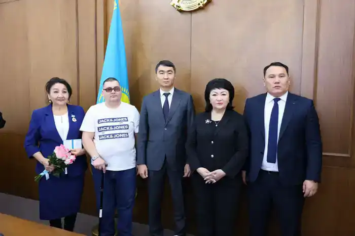 В Ұлытау состоялась церемония награждения лучших работников сферы здравоохранения