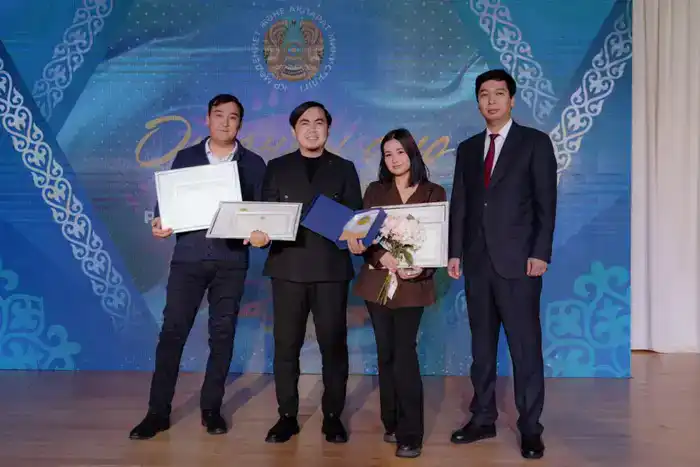 Церемония награждения конкурса «Отанды сүю – жүректен» в Астане: Патриотизм и национальные ценности в творчестве Шымкенте