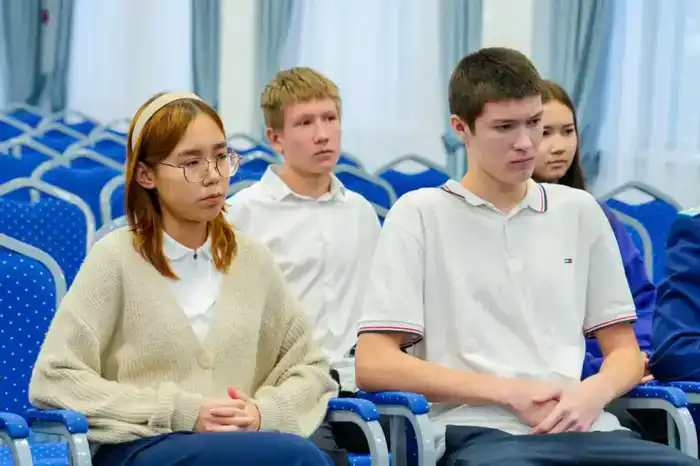 «Закон и порядок»: день открытых дверей провела для школьников столичная прокуратура (5)