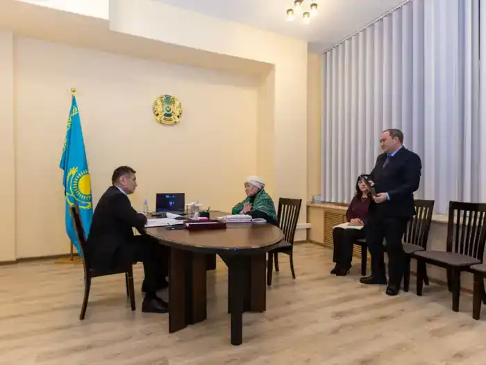 Аким ВКО провел приём граждан по личным вопросам (7)