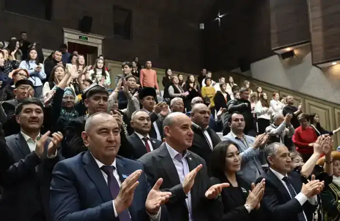 В области Жетісу в честь 30-летия Ассамблеи народа Казахстана выпустили историческую книгу и художественный фильм (9)