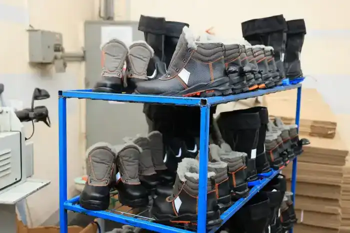 Рабочая обувь карагандинского производства для металлургов геологов и нефтяников