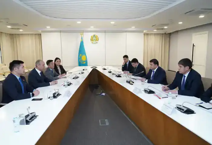 НУРАЛХАН КУШЕРОВ ВСТРЕТИЛСЯ С ПРЕДСЕДАТЕЛЕМ ПРАВЛЕНИЯ АО «ALTYN BANK» МУРАТОМ БАЙСЫНОВЫМ (2)