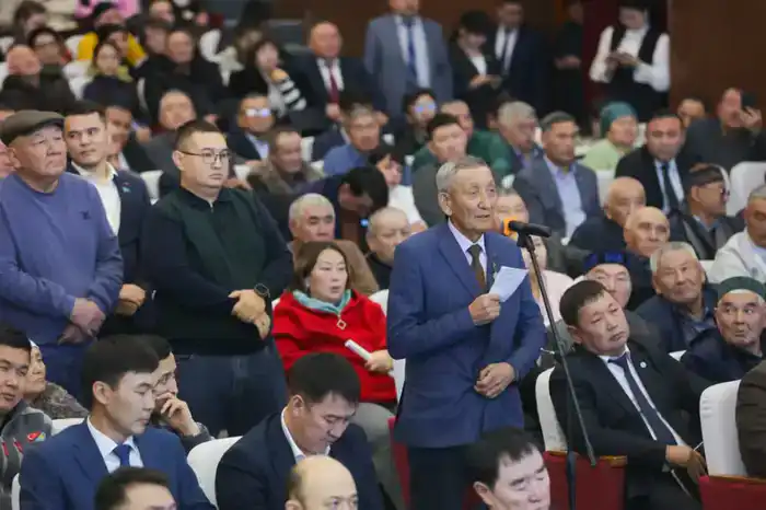 Ербол Карашукеев провёл встречу с жителями Сарысуского района (10)