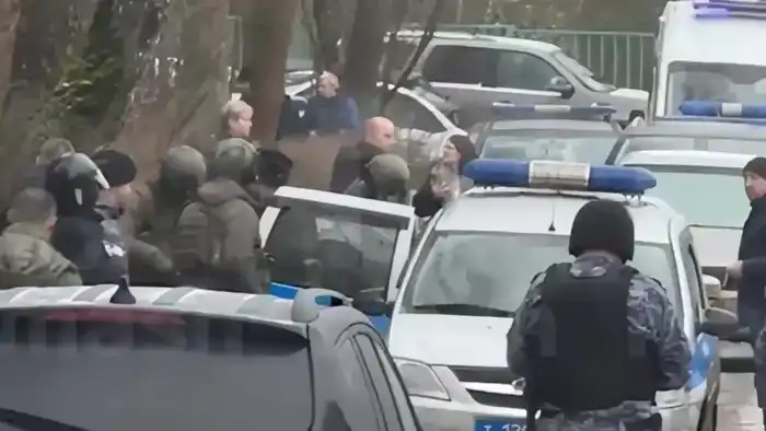 Убийство школьника в Подмосковье: резонанс в соцсетях и вызов посла России после трагедии с Кобилджоном Алиевым
