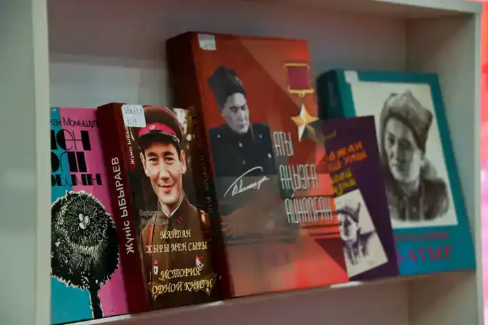 Военно-исторический музей открыл экспозицию о Бауыржане Момышулы в знаменательный день