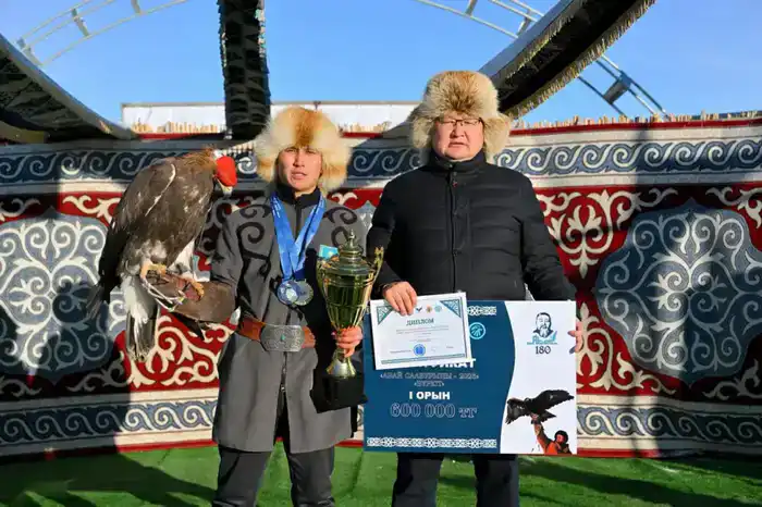 Успех столичных кусбеги на турнире в Жидебае: влияние на развитие соколиного спорта в Казахстане