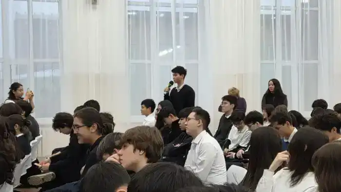 Столичным школьникам рассказали о защите от дипфейков, дропперов и мошеннических схем (2)