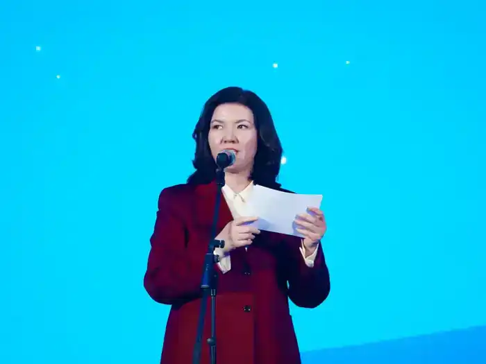 Новогодний праздник для детей из всех регионов Казахстана: министр просвещения вручает подарки и знакомит с культурой столицы