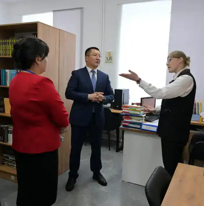 Аким области Асаин Байханов в рамках рабочей поездки посетил Успенский район, где ознакомился с ходом реализации социальных проектов (10)