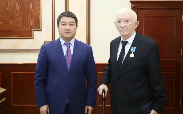 Звезды труда Казахстана: кто получил награды?