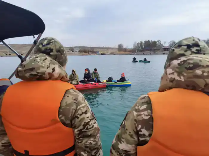 Повышенное внимание к безопасности на водоёмах: МЧС проводит рейды и беседы с гражданами