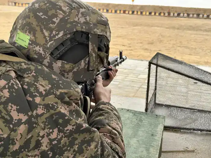 Матросы Военно-морских сил впервые выполнили стрельбы из автомата АК-74