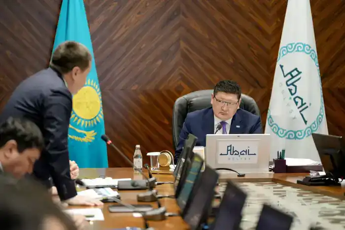 В области Абай обсудили развитие дорожной инфраструктуры (2)