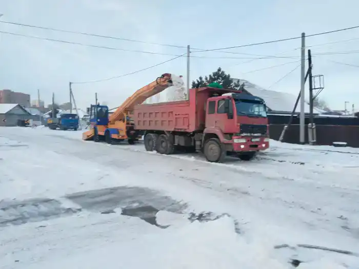 Более 3 000 дорожных рабочих задействованы в снегоуборочных работах в Астане (4)